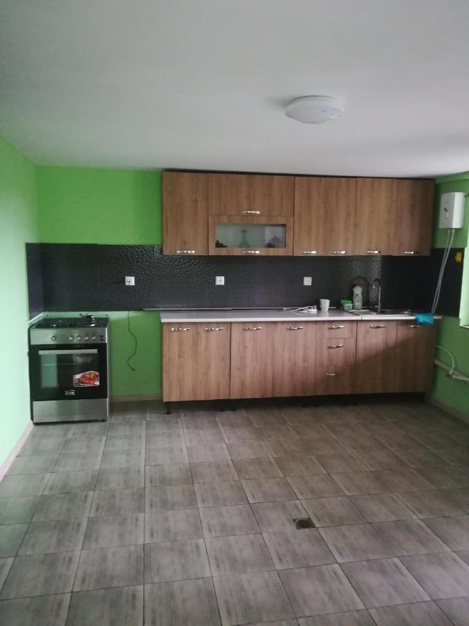 Guest House Luka Manglisi Екстериор снимка