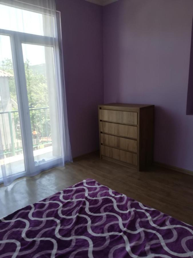 Guest House Luka Manglisi Екстериор снимка