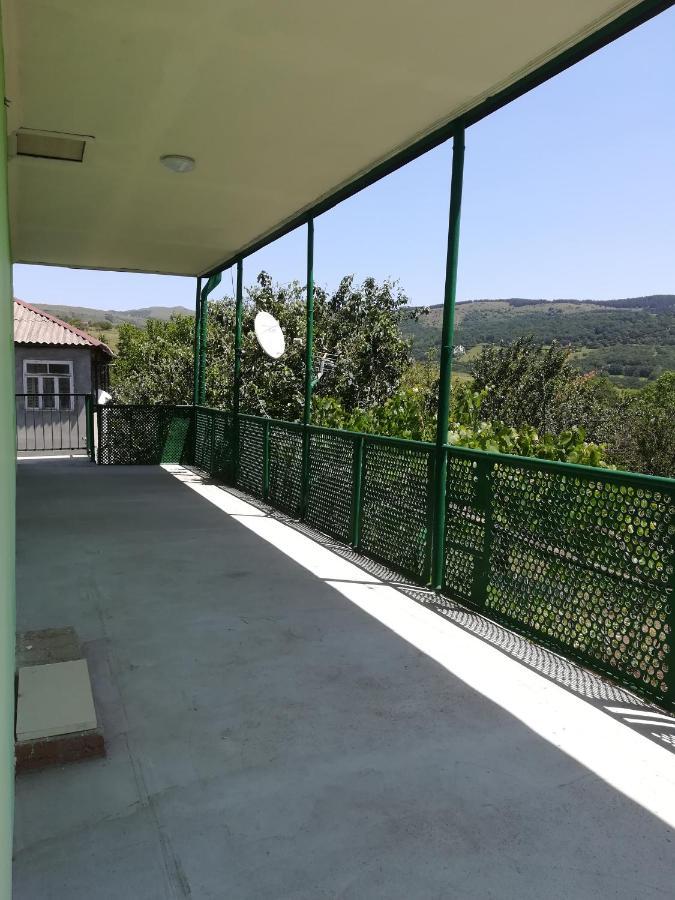 Guest House Luka Manglisi Екстериор снимка