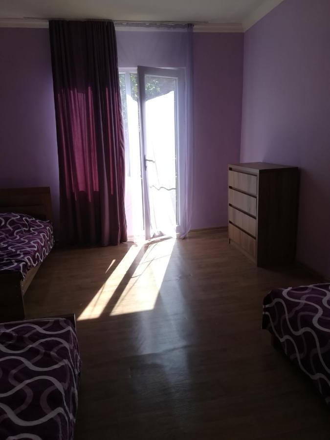 Guest House Luka Manglisi Екстериор снимка