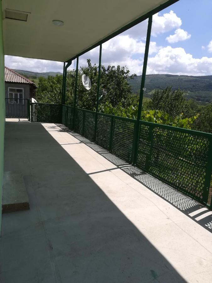 Guest House Luka Manglisi Екстериор снимка