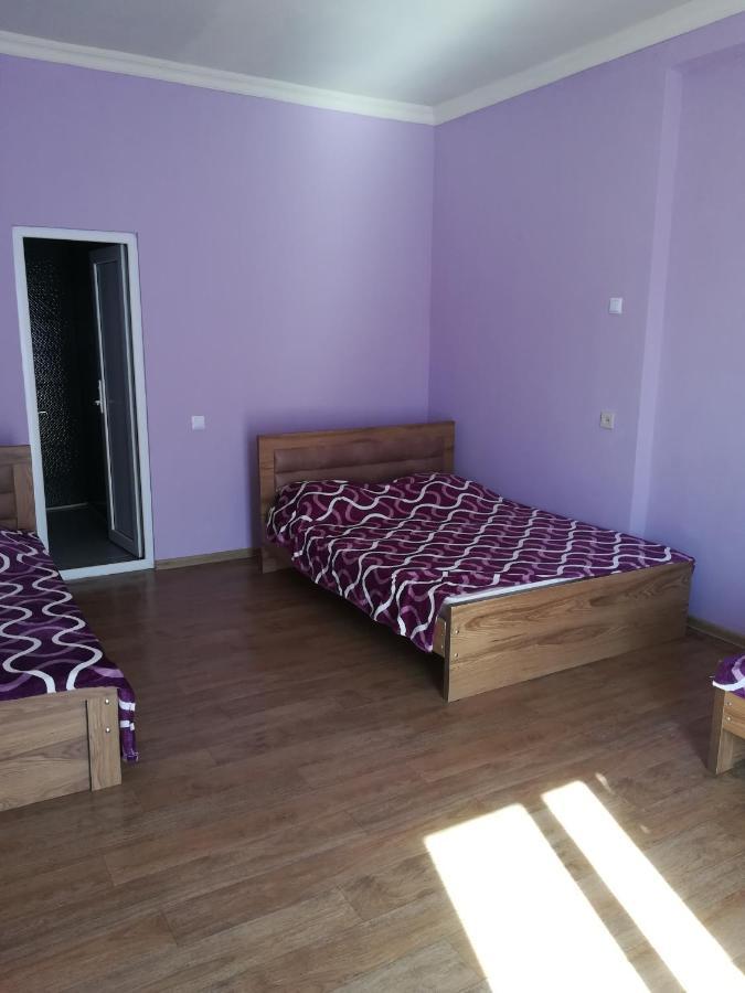 Guest House Luka Manglisi Екстериор снимка